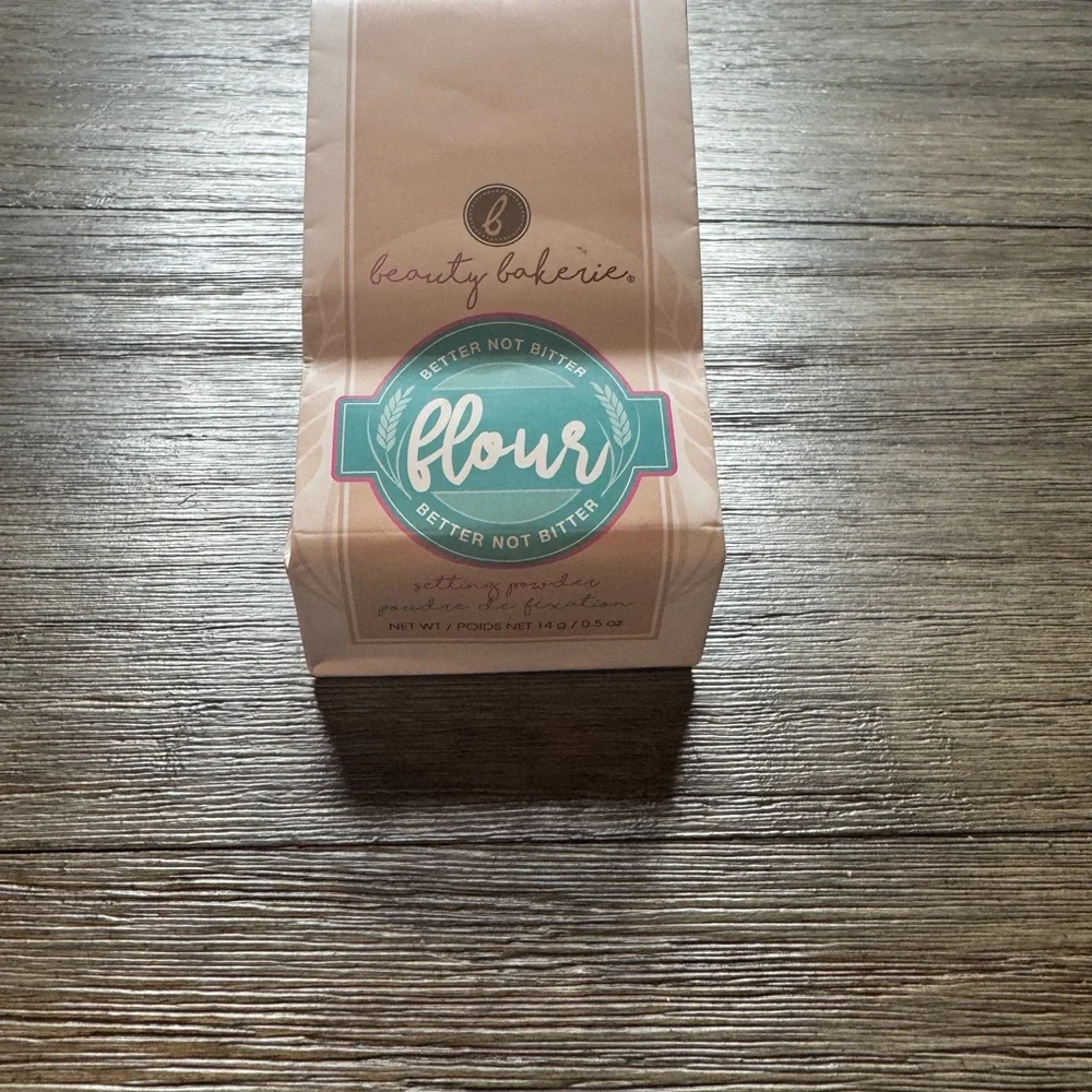 NEW Beauty Bakerie Flour Setting Powder: Plantain (Carmel)
